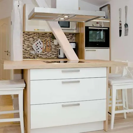 With Style Rosenstrasse Links *