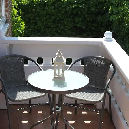 With Style Rosenstrasse Links * Grömitz